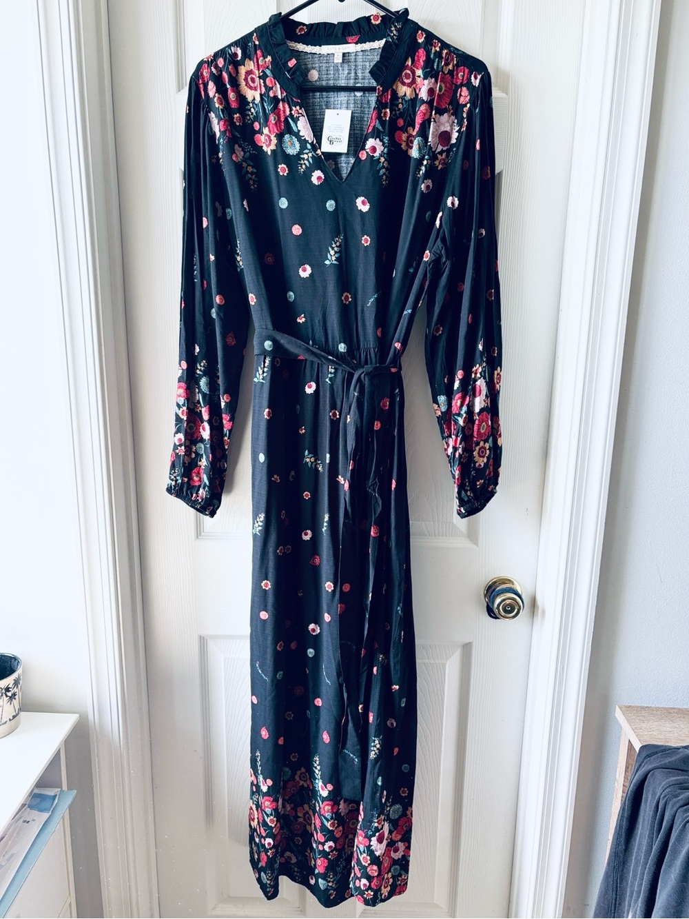 ☂️NEW LISTING☂️ Kate & Sam Black Floral Border Print Maxi Dress with Tie Waist